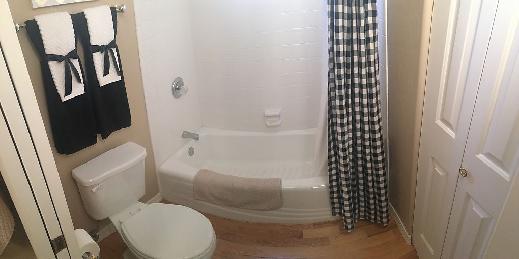 [BATHTUB]