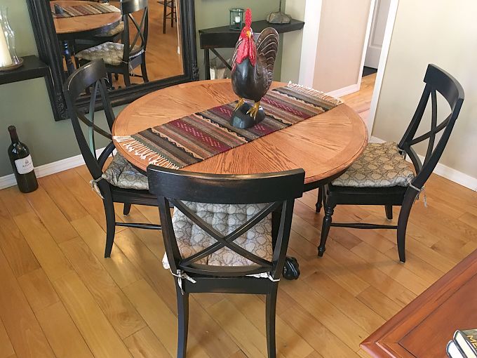 [DINING TABLE]
