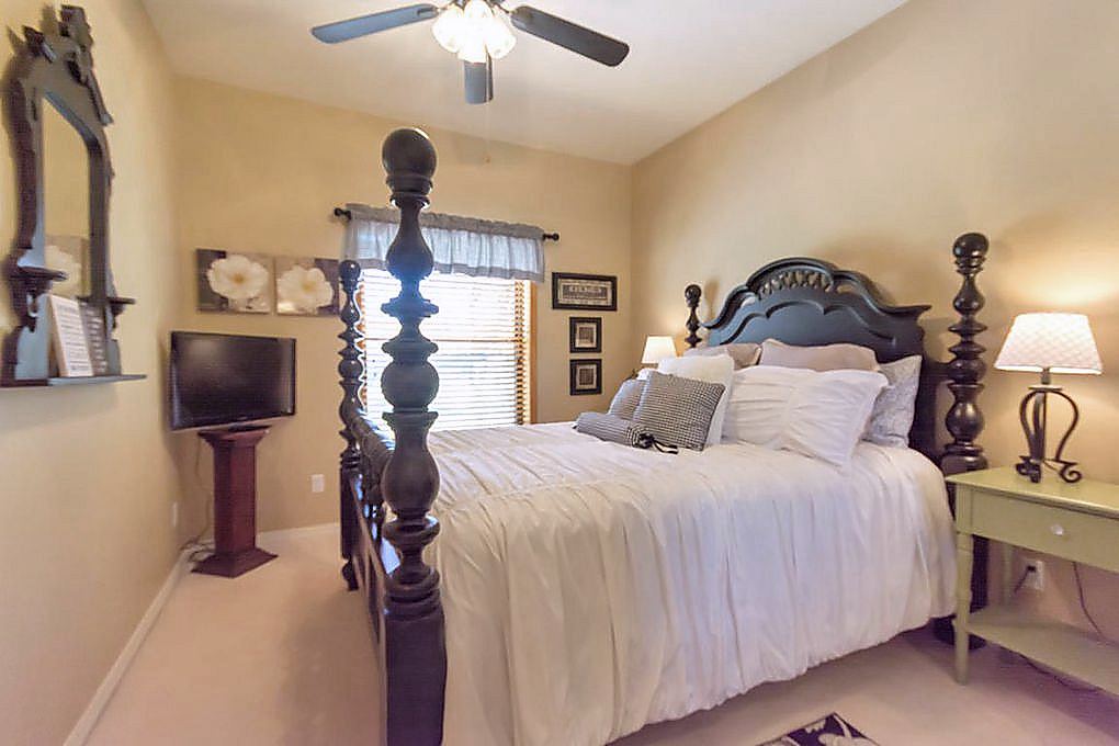 [GUEST ROOM]