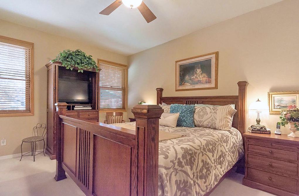 [MASTER BEDROOM]